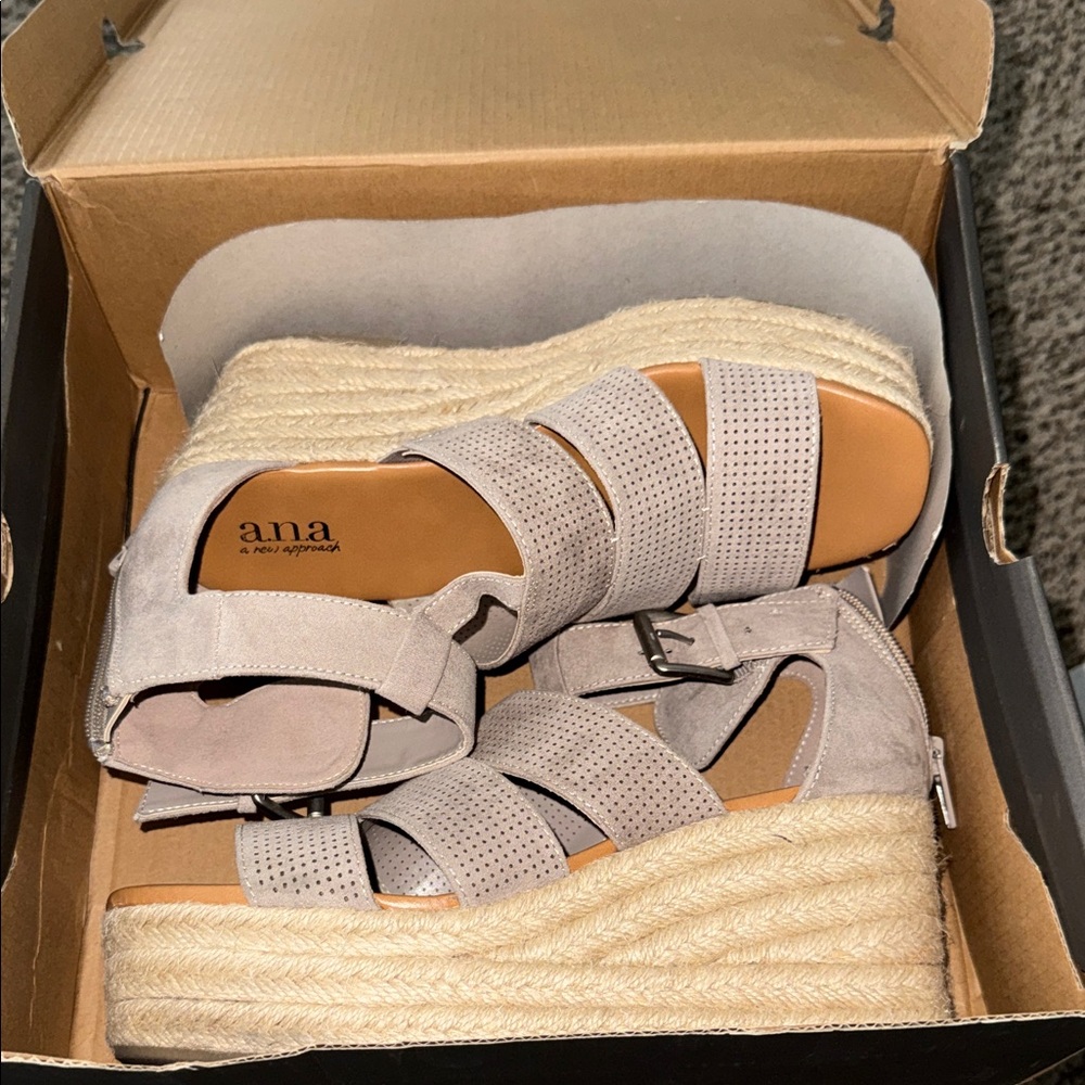 a.n.a Women's Tan Wedge Sandals